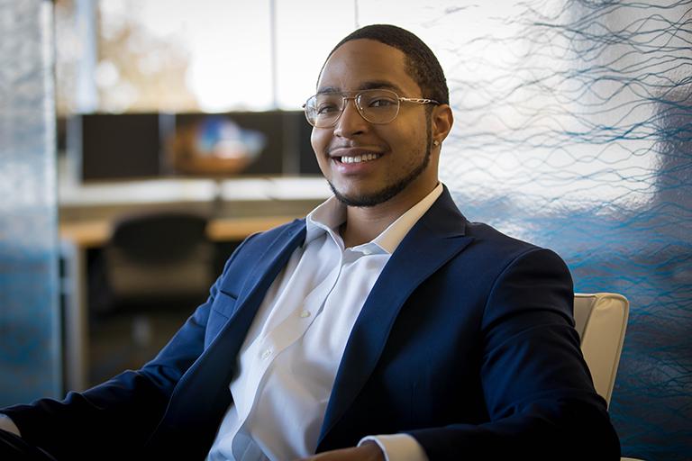 足彩平台 finance major Christian Braverman attended the 2019 Forbes Under 30 Summit in Detroit, Michigan.